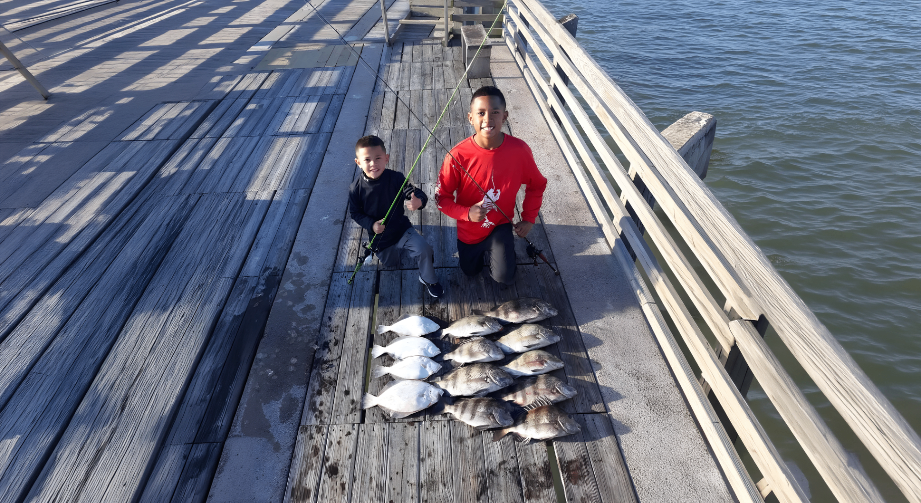 Support a kid to fish